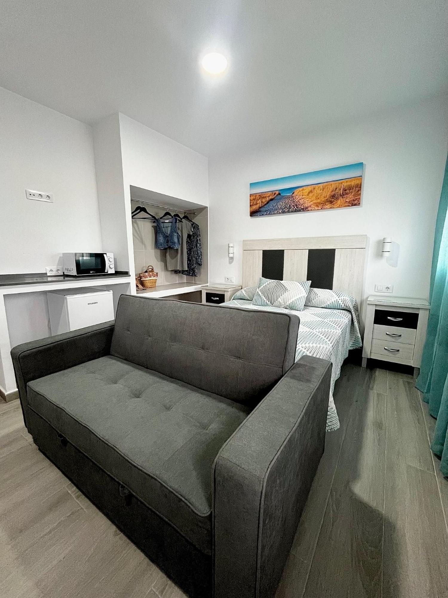 Hostal Los Mellizos Conil De La Frontera Esterno foto