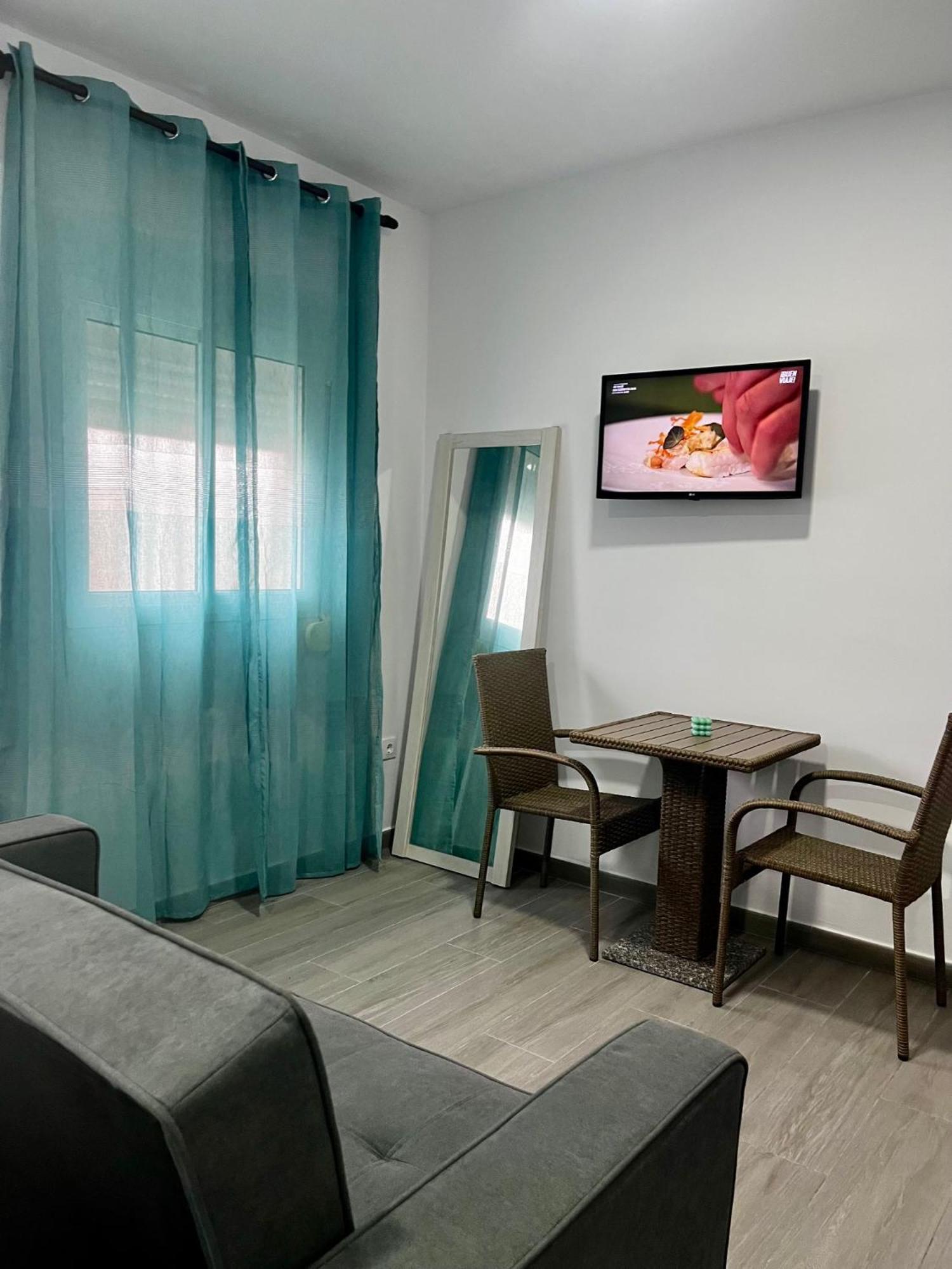 Hostal Los Mellizos Conil De La Frontera Esterno foto