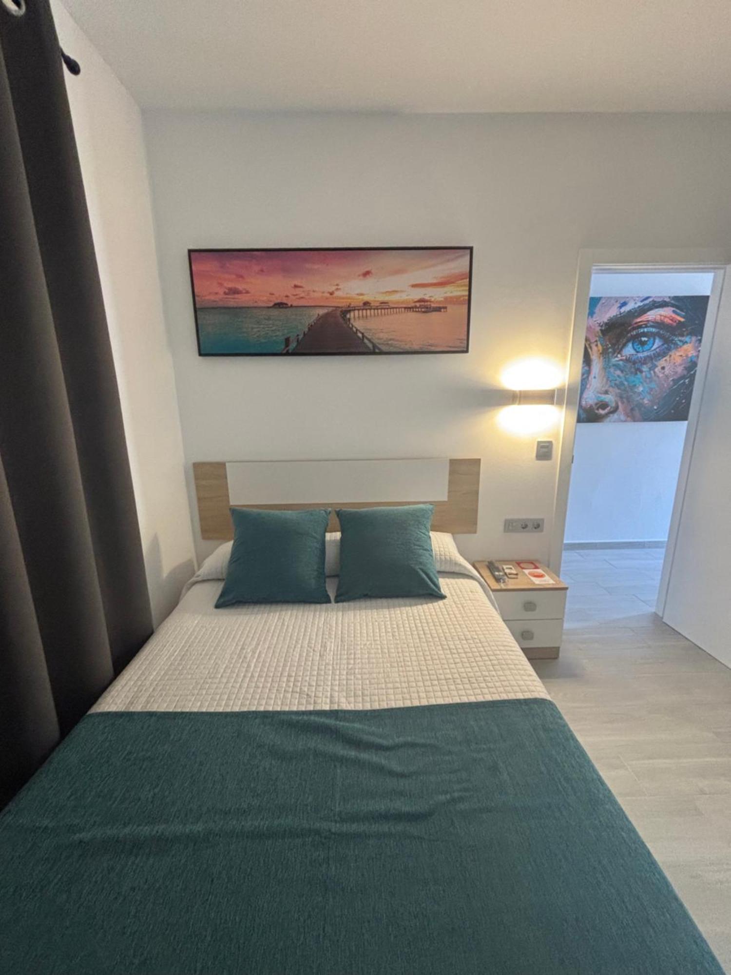 Hostal Los Mellizos Conil De La Frontera Esterno foto