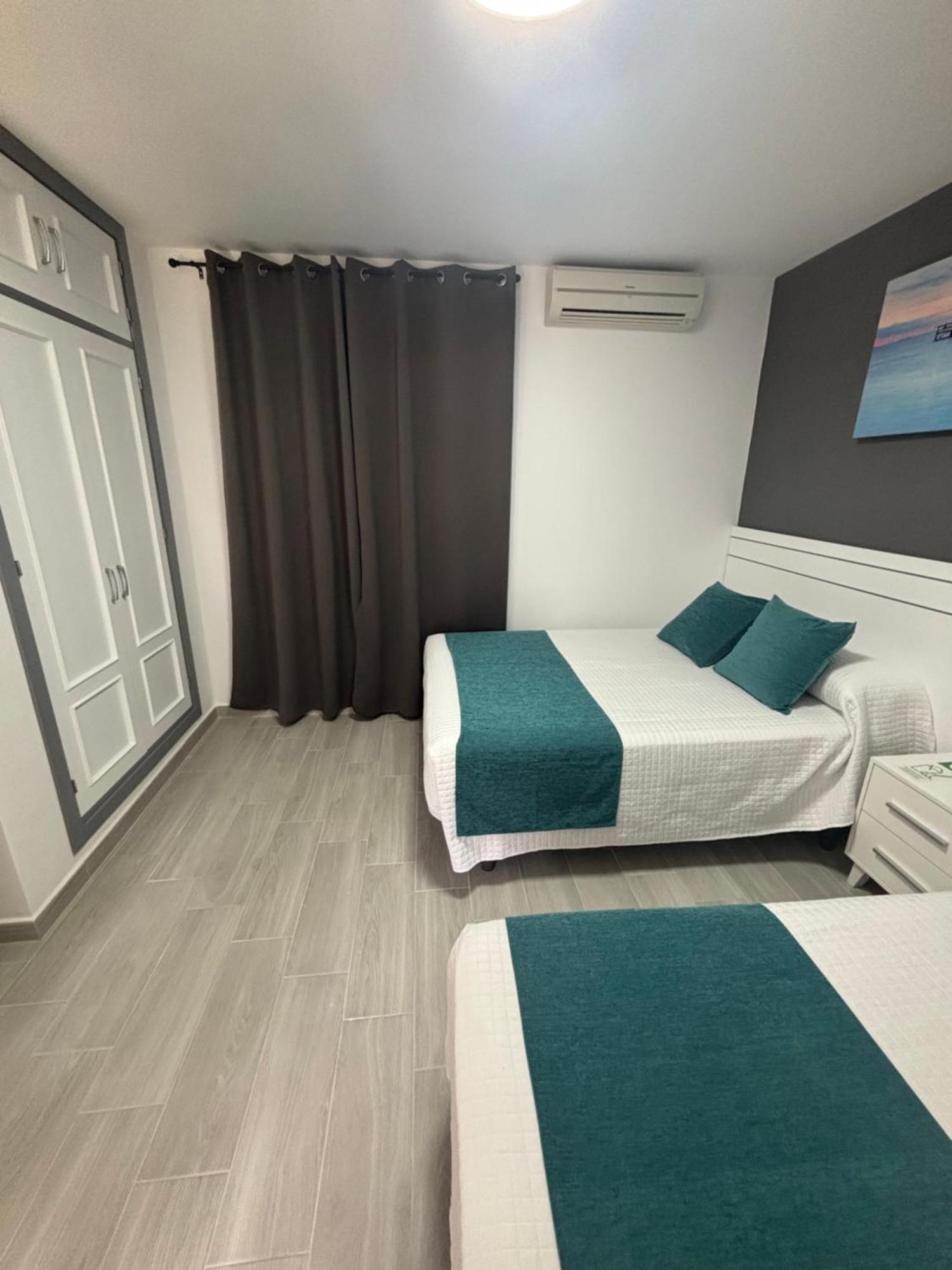 Hostal Los Mellizos Conil De La Frontera Esterno foto
