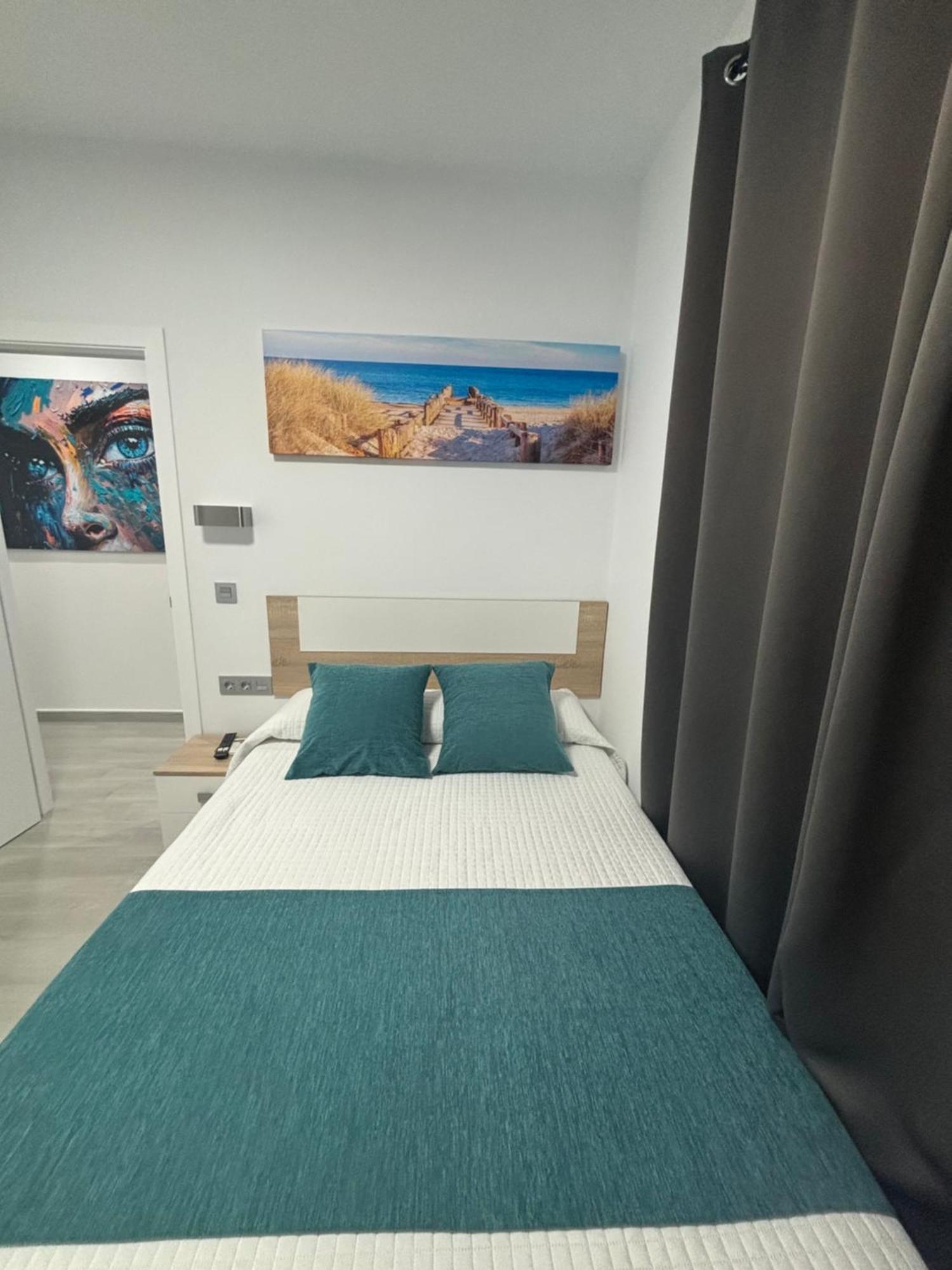 Hostal Los Mellizos Conil De La Frontera Esterno foto