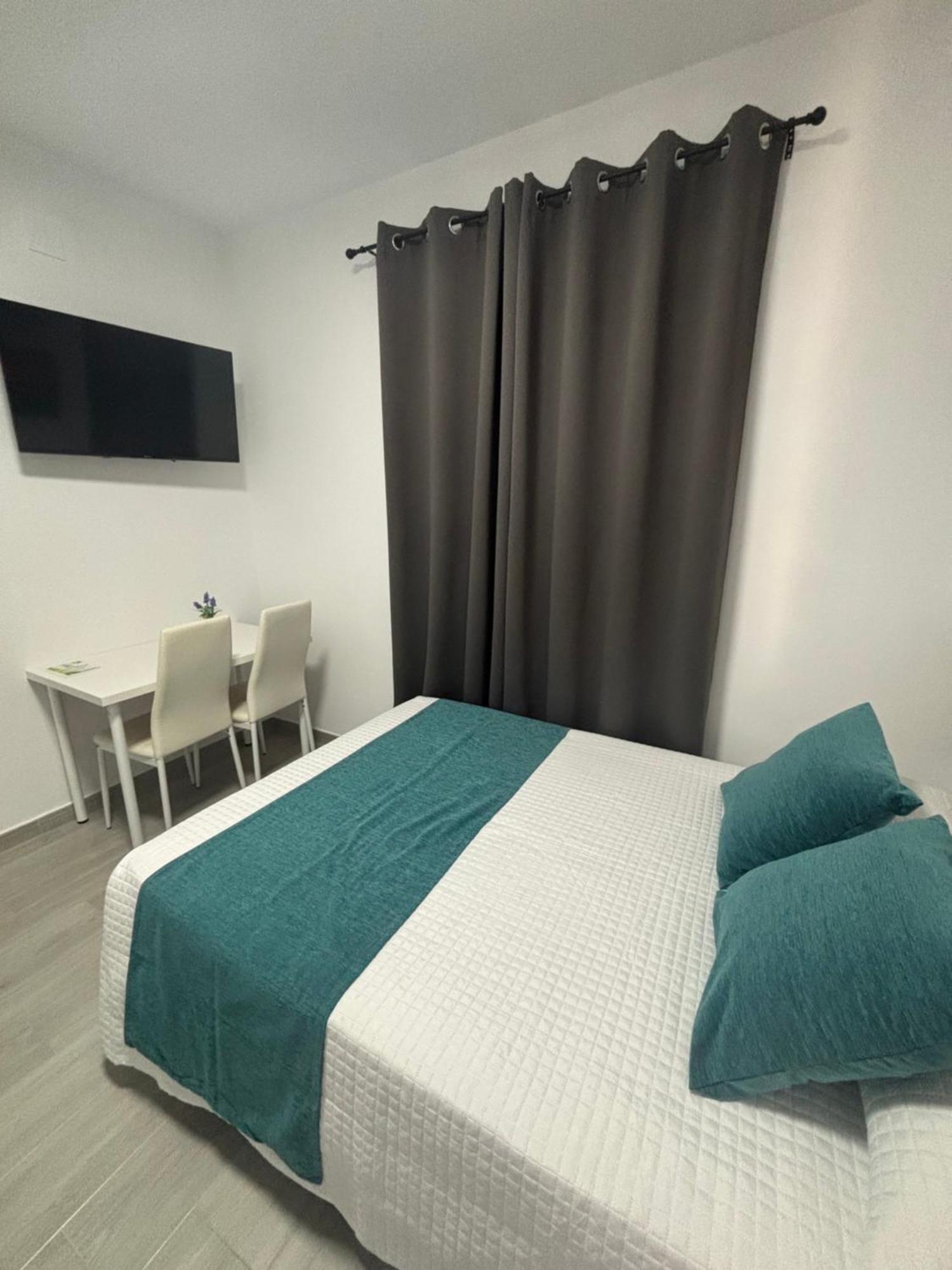 Hostal Los Mellizos Conil De La Frontera Esterno foto