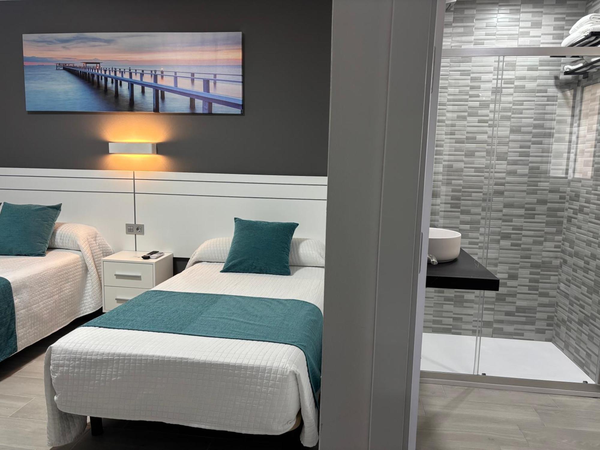 Hostal Los Mellizos Conil De La Frontera Esterno foto