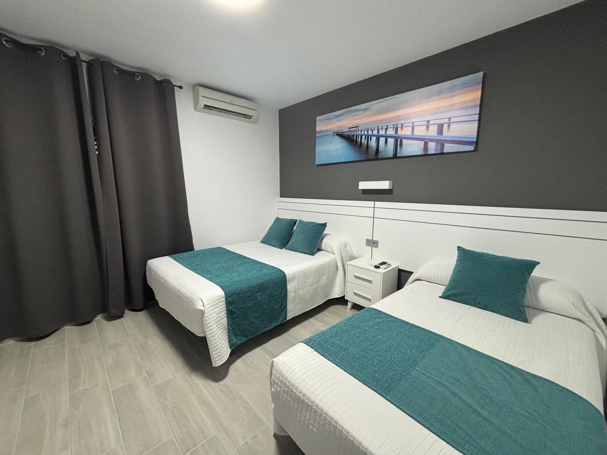 Hostal Los Mellizos Conil De La Frontera Esterno foto