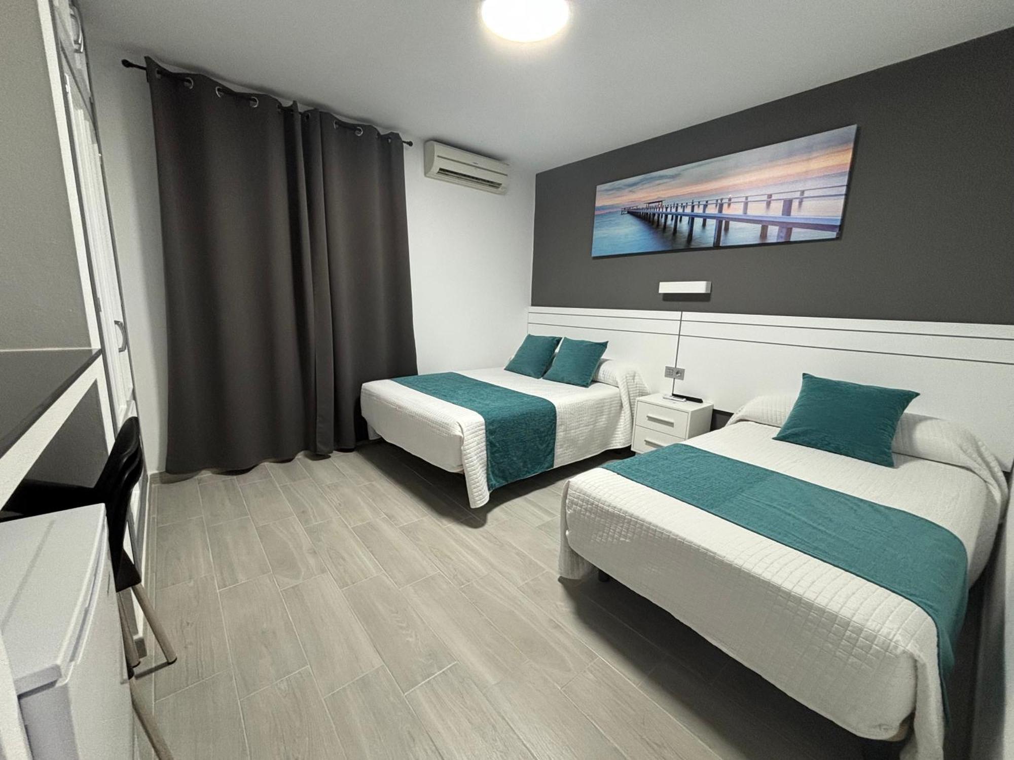 Hostal Los Mellizos Conil De La Frontera Esterno foto