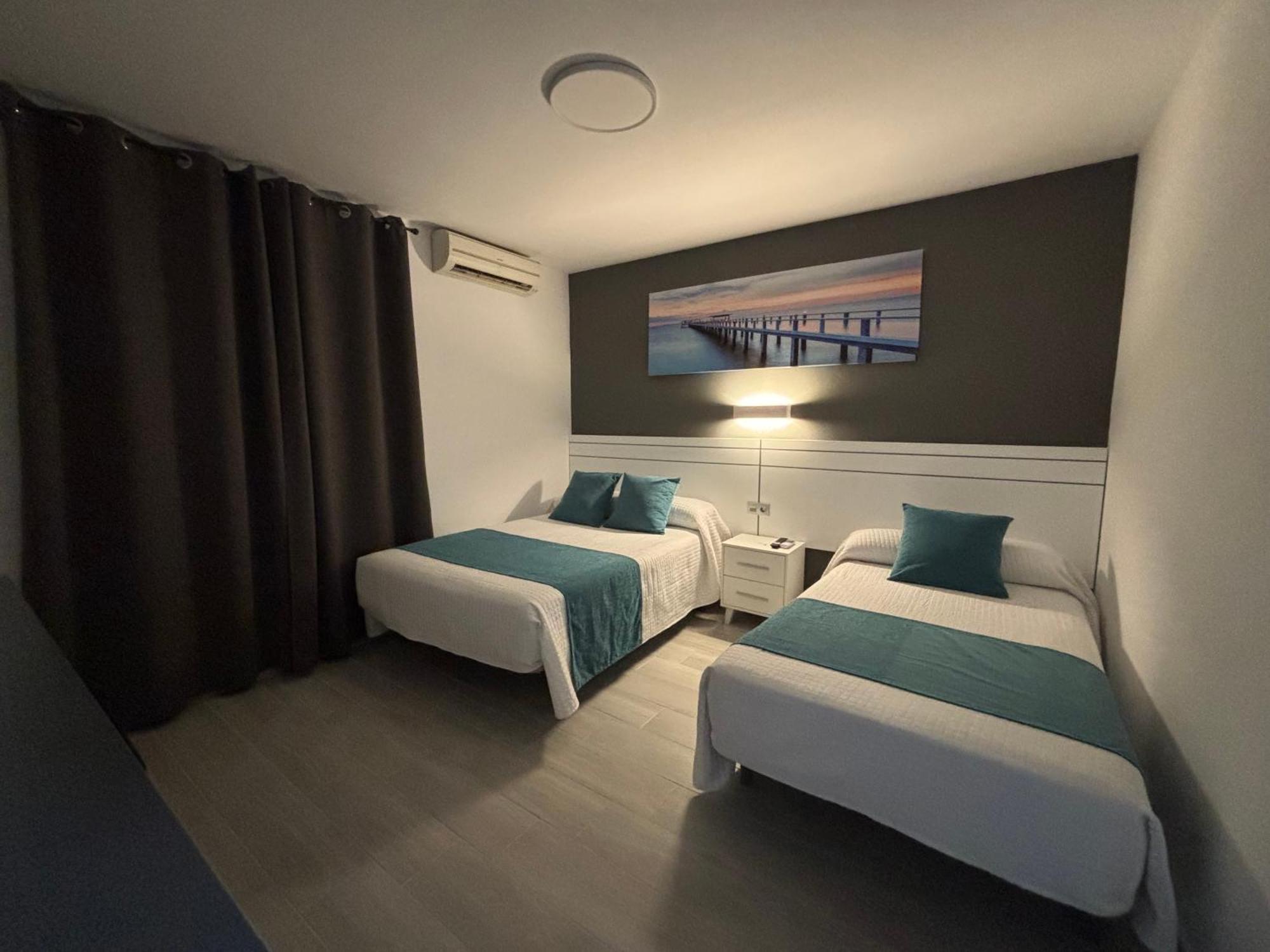 Hostal Los Mellizos Conil De La Frontera Esterno foto