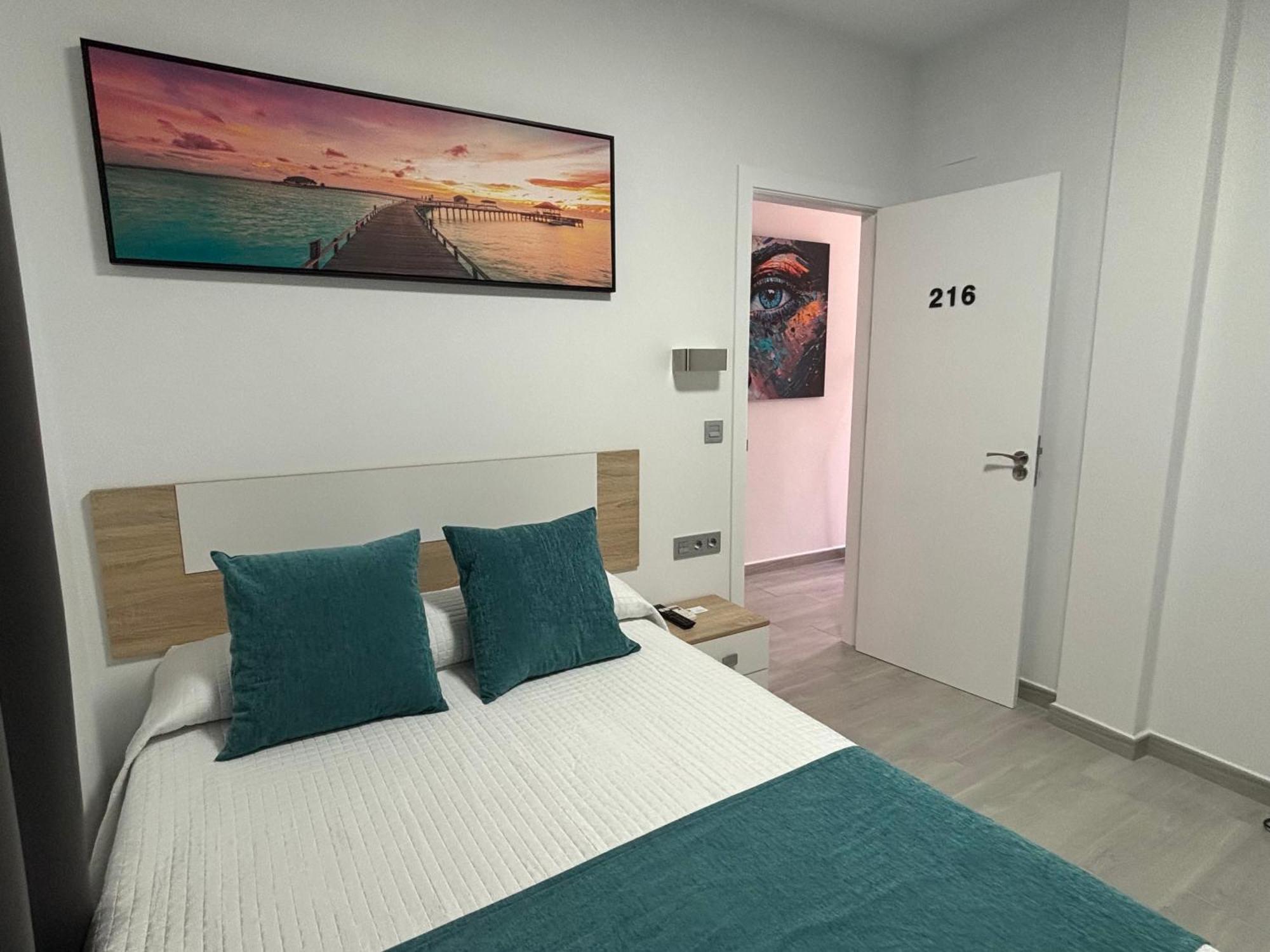 Hostal Los Mellizos Conil De La Frontera Esterno foto