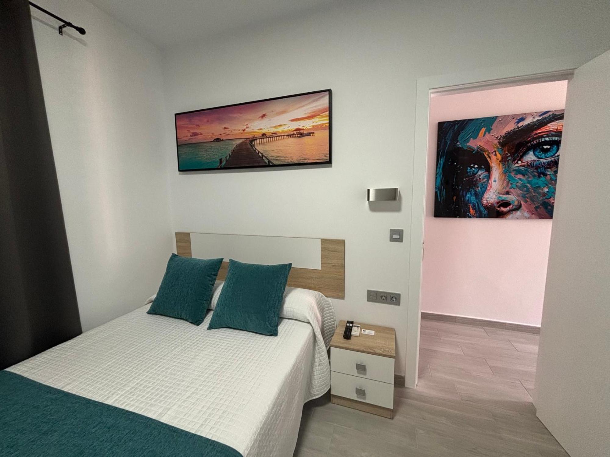 Hostal Los Mellizos Conil De La Frontera Esterno foto