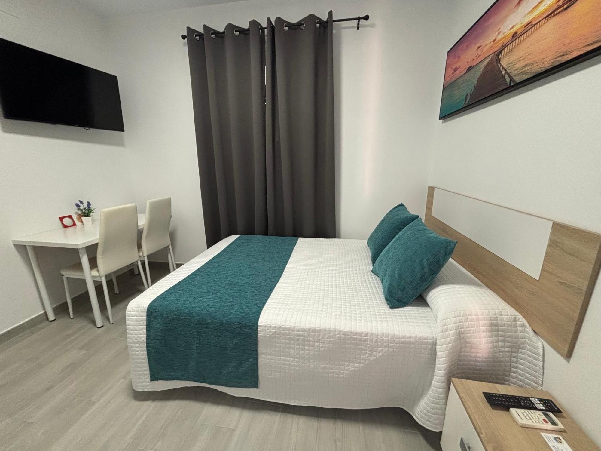 Hostal Los Mellizos Conil De La Frontera Esterno foto